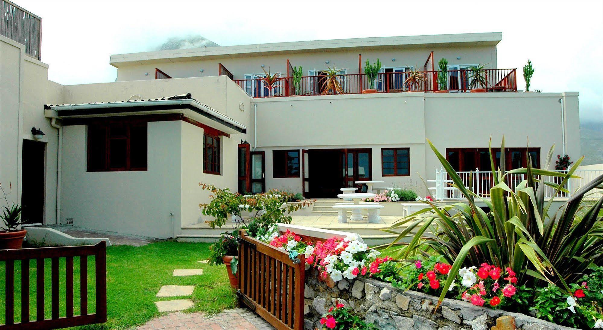 Baleens Hotel Херманус Экстерьер фото